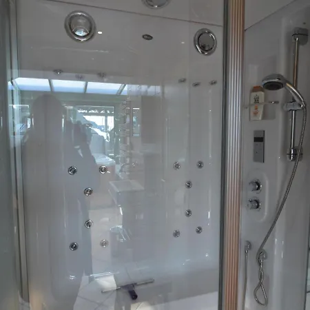 Lavish In With Sauna Βίλα *